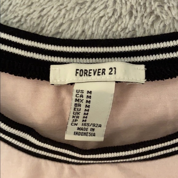 Forever 21 T-shirt - Picture 2 of 2